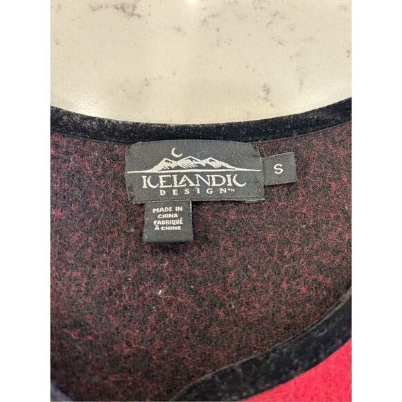 Icelandic designs red embroidered brass button cardigan size small wool - Picture 2 of 9